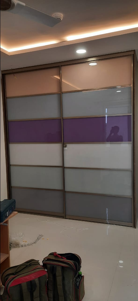 lacquer-glass-wardrobe-dealers-manufacturers-in-gurgaon-gurugram-india-top-dealers-manufacturers-in-gurgaon